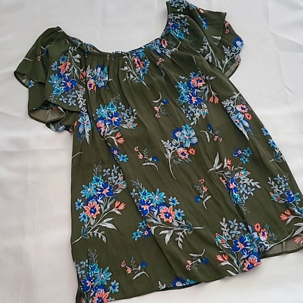 Floral print off shoulder top
